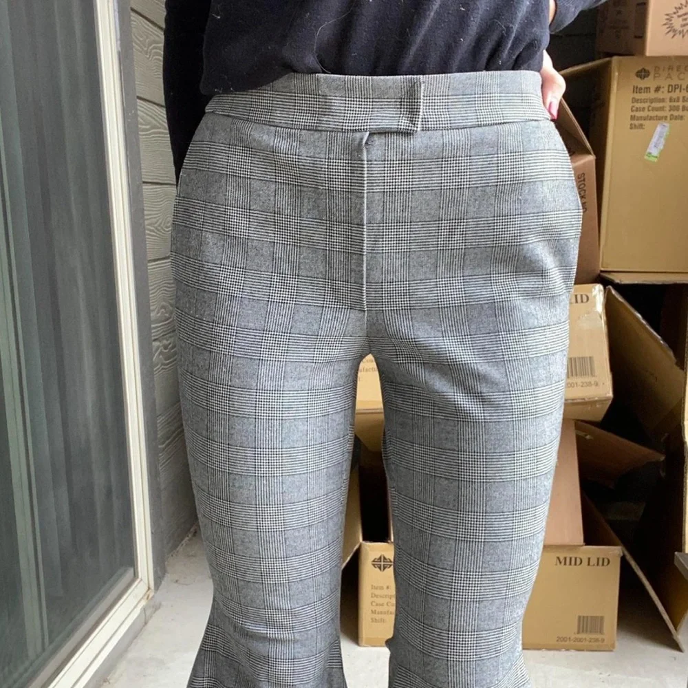 Cropped Bell Bottom Dress Pants - Picture 4 of 4